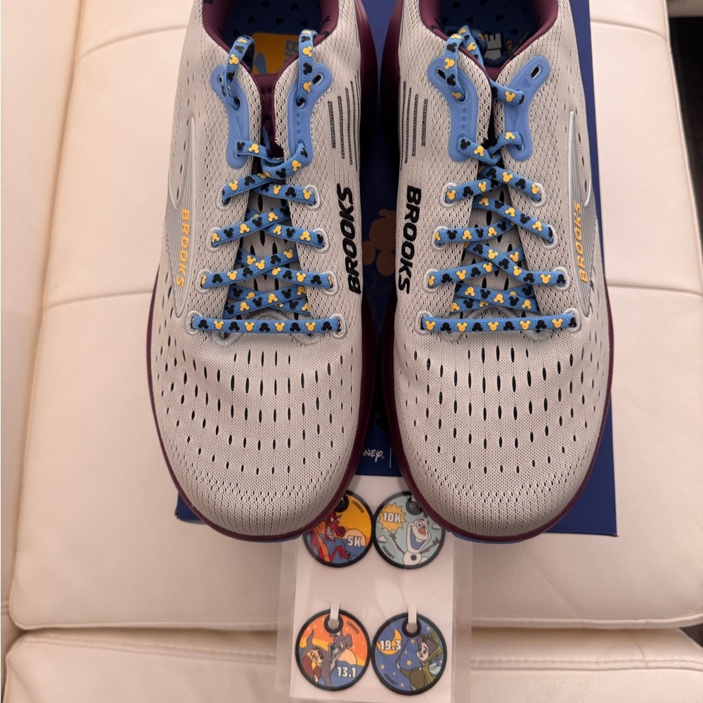 Disney Wine and Dine Limited Edition Brooks Ghost Max 3 - Picture 3 of 5